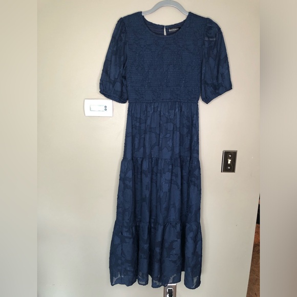 MAROKEETY Puff Sleeve Smocked Lace Flowy Tiered Navy Blue Midi Dress Size Small - Picture 7 of 12